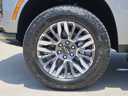 New 2026 Chevrolet Tahoe Z71 w/ Comfort Package AWD/4WD image 10