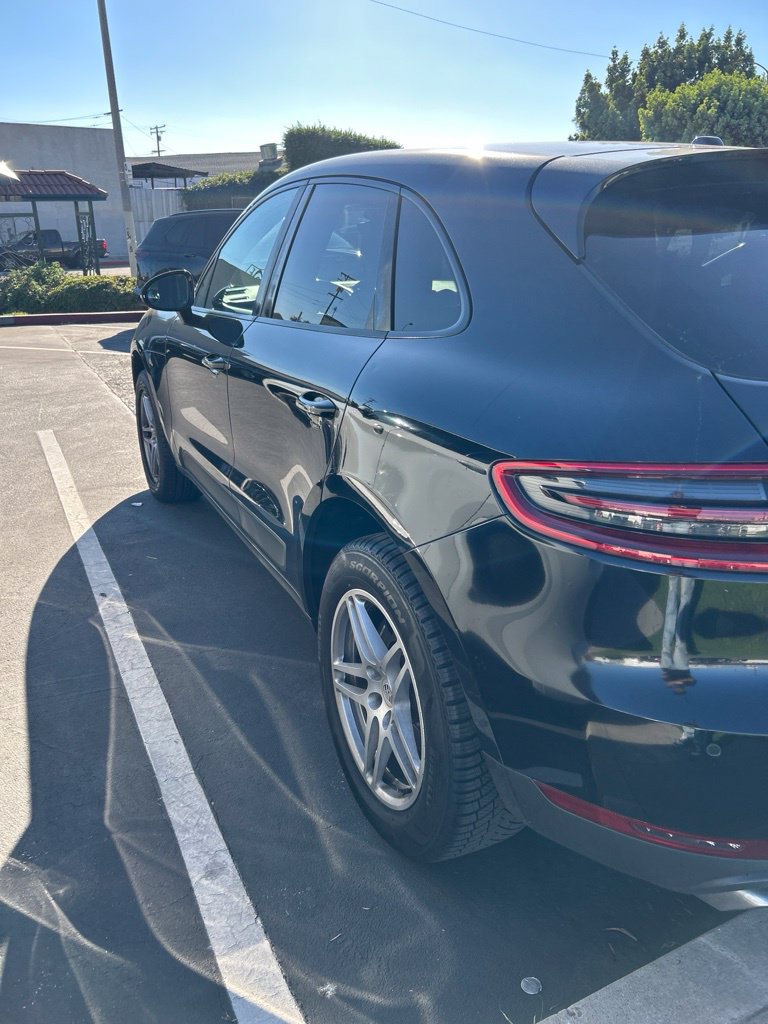 Used 2018 Porsche Macan AWD/4WD image 3