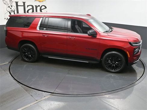 New 2025 Chevrolet Suburban Premier image 16