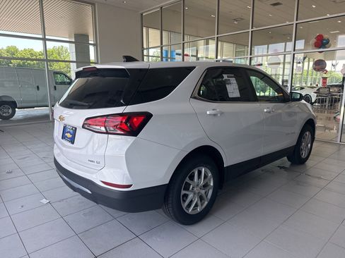 Used 2022 Chevrolet Equinox LT AWD/4WD image 4