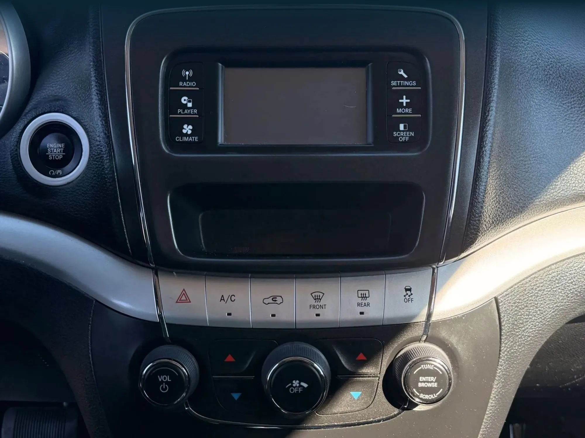 Used 2020 Dodge Journey SE w/ SE Popular Equipment Group FWD image 27