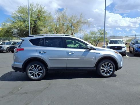 Used 2017 Toyota RAV4 Limited AWD/4WD image 10