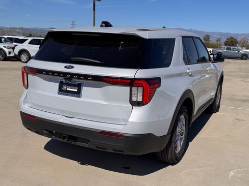 New 2026 Ford Explorer Active RWD image 12