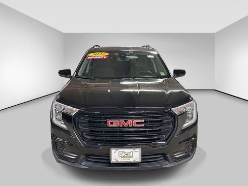 Used 2023 GMC Terrain SLE w/ Elevation Edition image 7