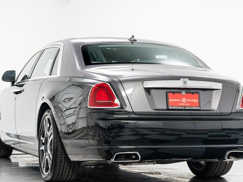 Used 2017 Rolls-Royce Ghost Extended Wheelbase image 7