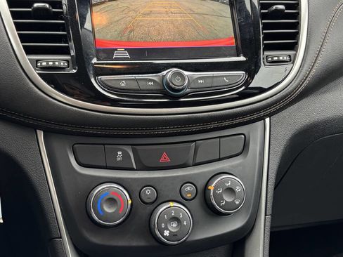 Used 2018 Chevrolet Trax LT image 27
