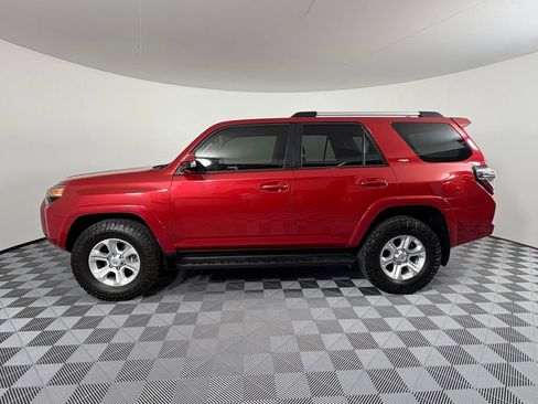 Used 2021 Toyota 4Runner SR5 AWD/4WD image 13