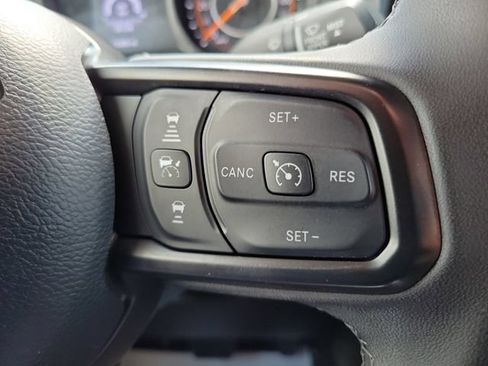 Used 2025 Jeep Gladiator Sport AWD/4WD image 21