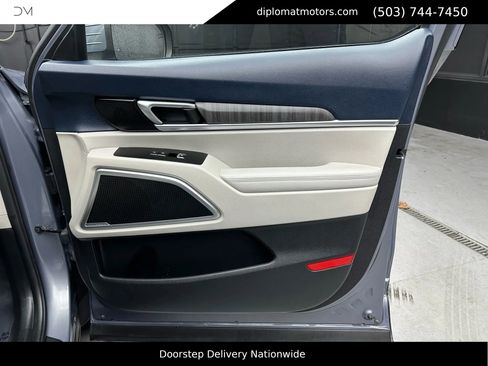 Used 2023 Kia Telluride EX w/ EX Captain's Chair Package image 24