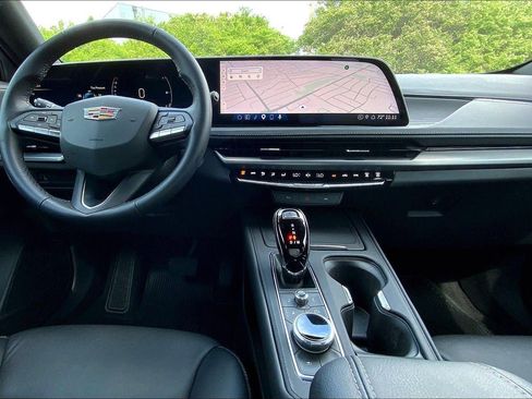 Certified 2024 Cadillac XT4 Premium Luxury AWD/4WD image 16