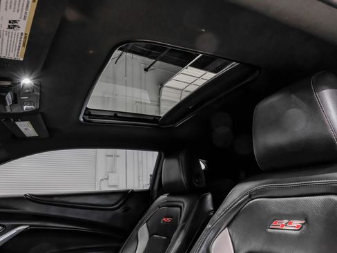 Used 2018 Chevrolet Camaro SS image 33