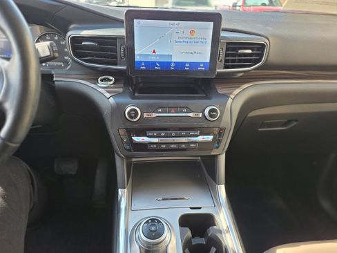 Used 2020 Ford Explorer Limited w/ Class III Trailer Tow Package image 11