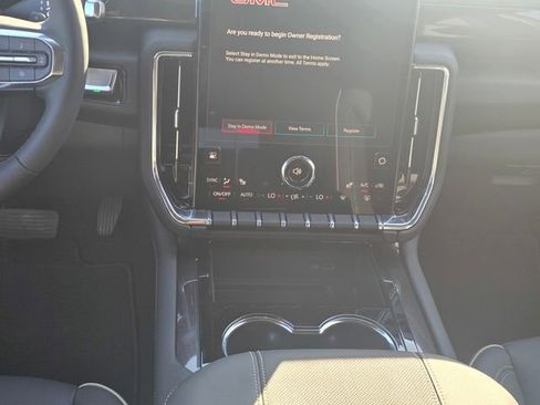 New 2026 GMC Yukon XL Elevation image 16