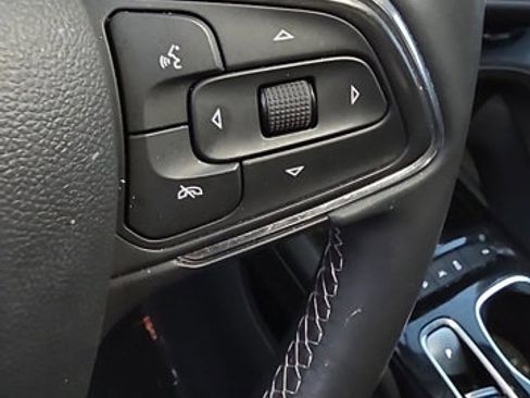 Certified 2023 Buick Envision Essence image 6