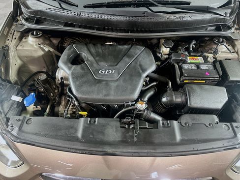 Used 2012 Hyundai Accent GLS w/ Comfort Pkg 2 FWD image 29