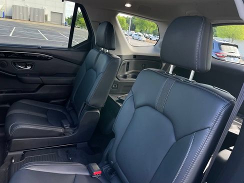 Certified 2025 Honda Pilot Touring image 41