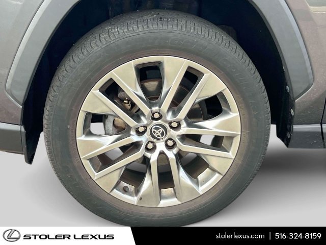 Used 2020 Toyota RAV4 XLE Premium AWD/4WD image 6