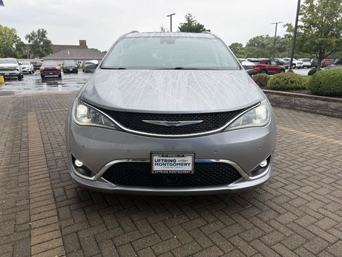Used 2020 Chrysler Pacifica Limited w/ Advanced Safetytec Group FWD image 8