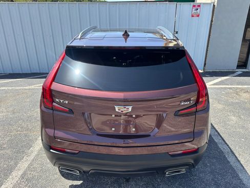Used 2022 Cadillac XT4 Luxury w/ Cold Weather Package FWD image 6