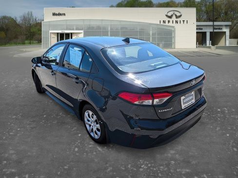 Used 2025 Toyota Corolla LE FWD image 5
