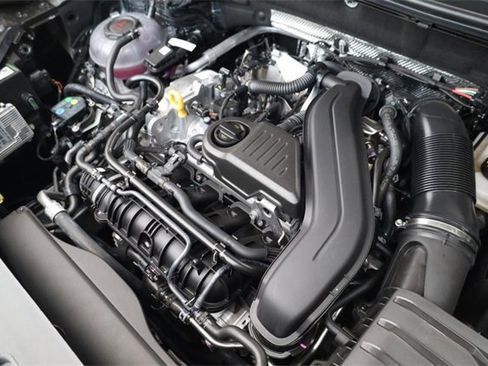 New 2025 Volkswagen Taos S image 25