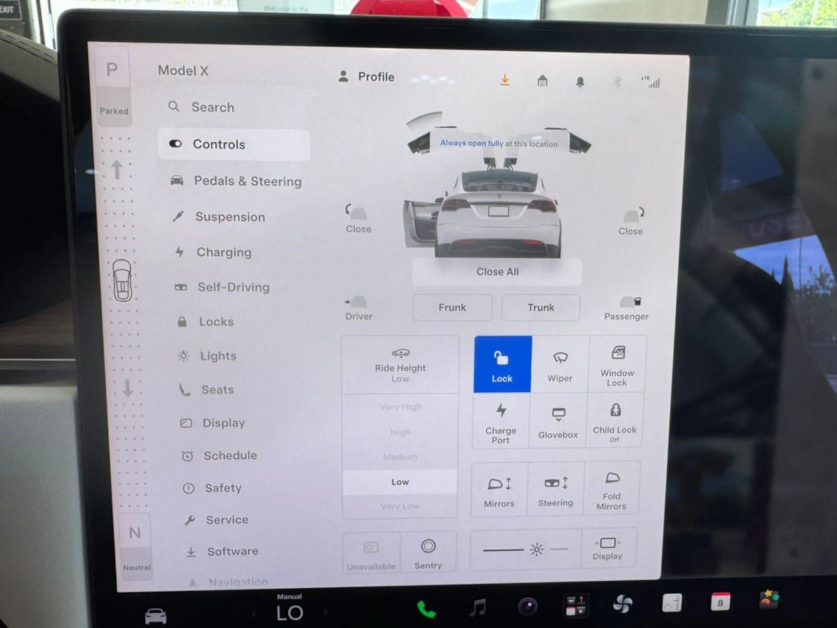 Used 2023 Tesla Model X AWD/4WD image 35