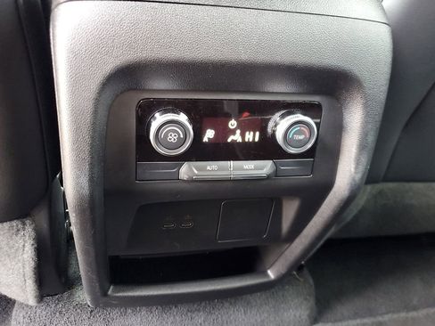 Used 2025 Buick Enclave Preferred image 13