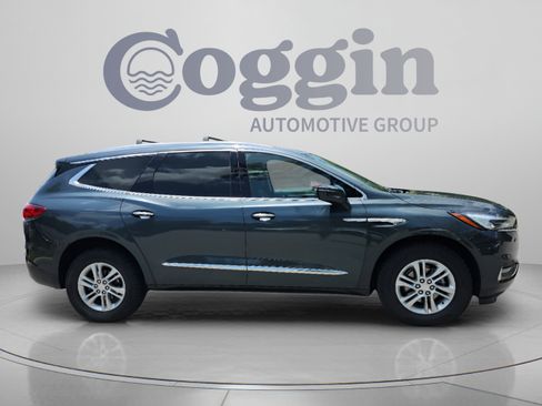 Used 2021 Buick Enclave Essence w/ Sound and Sites Package AWD/4WD image 5