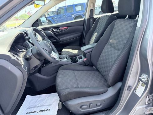 Used 2020 Nissan Rogue Sport SV FWD image 11