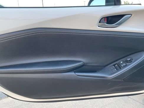 Used 2024 MAZDA MX-5 Miata Grand Touring RWD image 16