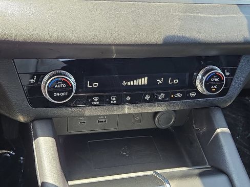 Used 2024 Mitsubishi Outlander SE Black Edition AWD/4WD image 29