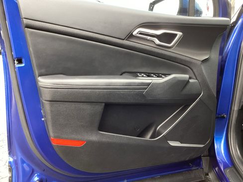 Used 2025 Kia Sportage EX image 30