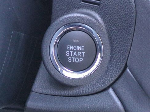 Used 2025 Subaru Outback Premium image 33