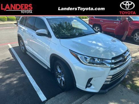 Used 2019 Toyota Highlander Limited Platinum AWD/4WD image 1