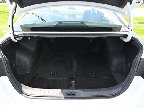 Used 2025 Nissan Altima 2.5 SV FWD image 22