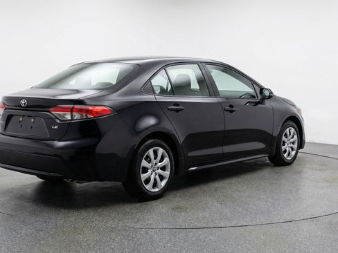 Used 2025 Toyota Corolla LE image 9