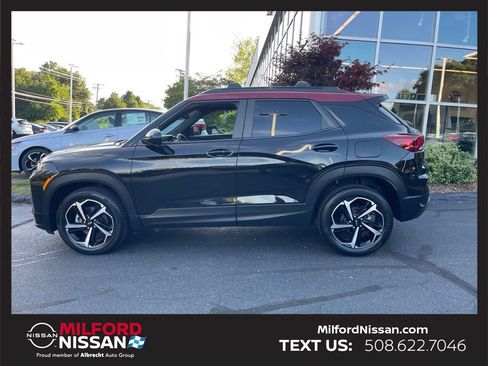 Used 2021 Chevrolet TrailBlazer RS w/ Convenience Package AWD/4WD image 2