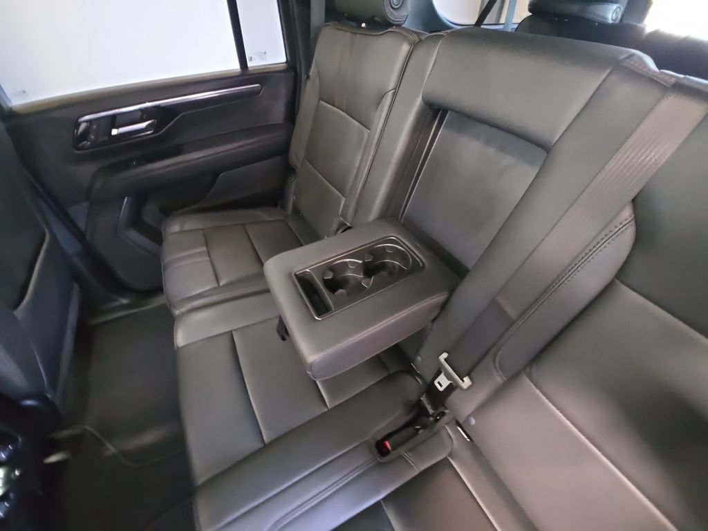 Certified 2025 Chevrolet Suburban RST w/ Sun And Tow Package AWD/4WD image 35
