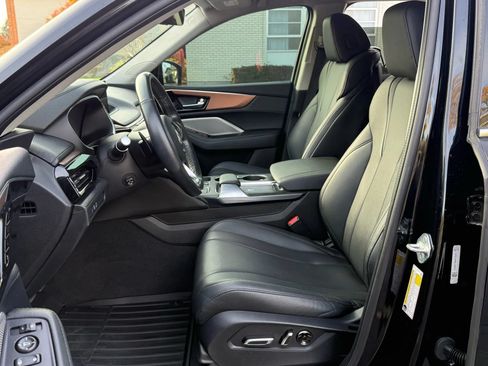 Used 2022 Acura MDX SH-AWD image 12