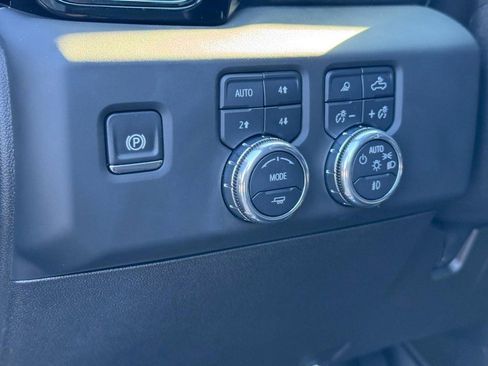 Used 2025 GMC Sierra 2500 AT4 w/ AT4 Premium Plus Package image 18