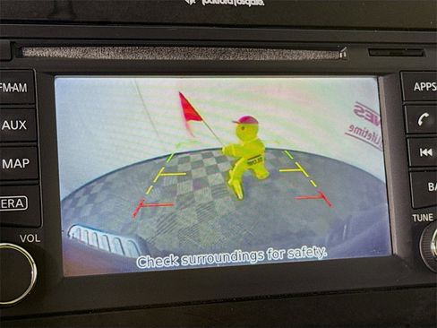 Used 2019 Nissan Frontier SL image 6