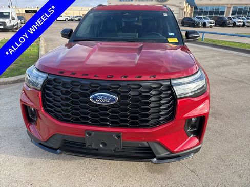 Used 2025 Ford Explorer ST-Line w/ Premium Package image 2