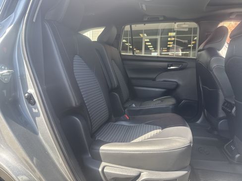 Used 2026 Toyota Highlander XSE AWD/4WD image 6