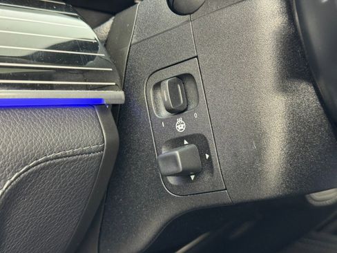 Used 2024 Mercedes-Benz GLS 580 4MATIC image 20