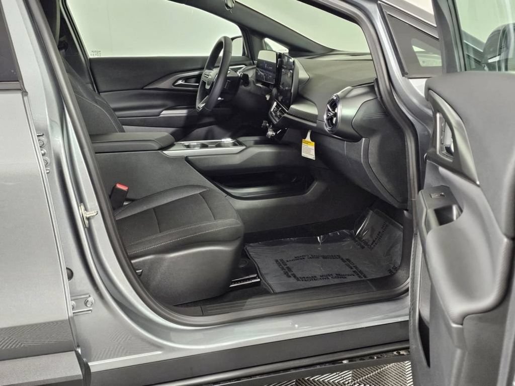 New 2026 Chevrolet Equinox EV LT FWD image 12