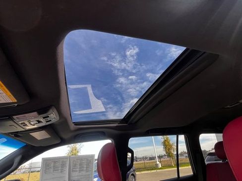 Used 2022 Lexus GX 460 Premium w/ Premium Package image 28