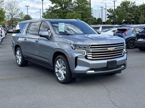 Used 2023 Chevrolet Suburban High Country image 1