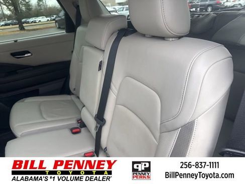 Used 2022 Nissan Pathfinder SL image 22