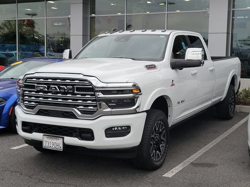 Used 2025 RAM 2500 Limited AWD/4WD image 4