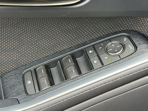 Used 2025 Lexus GX 550 w/ Accessory Package (Z1) AWD/4WD image 11